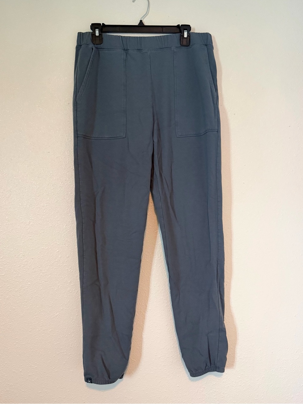 Barefoot Dreams Malibu Collection Brushed Luxe Lounge Jogger Sz M Tall, Gray